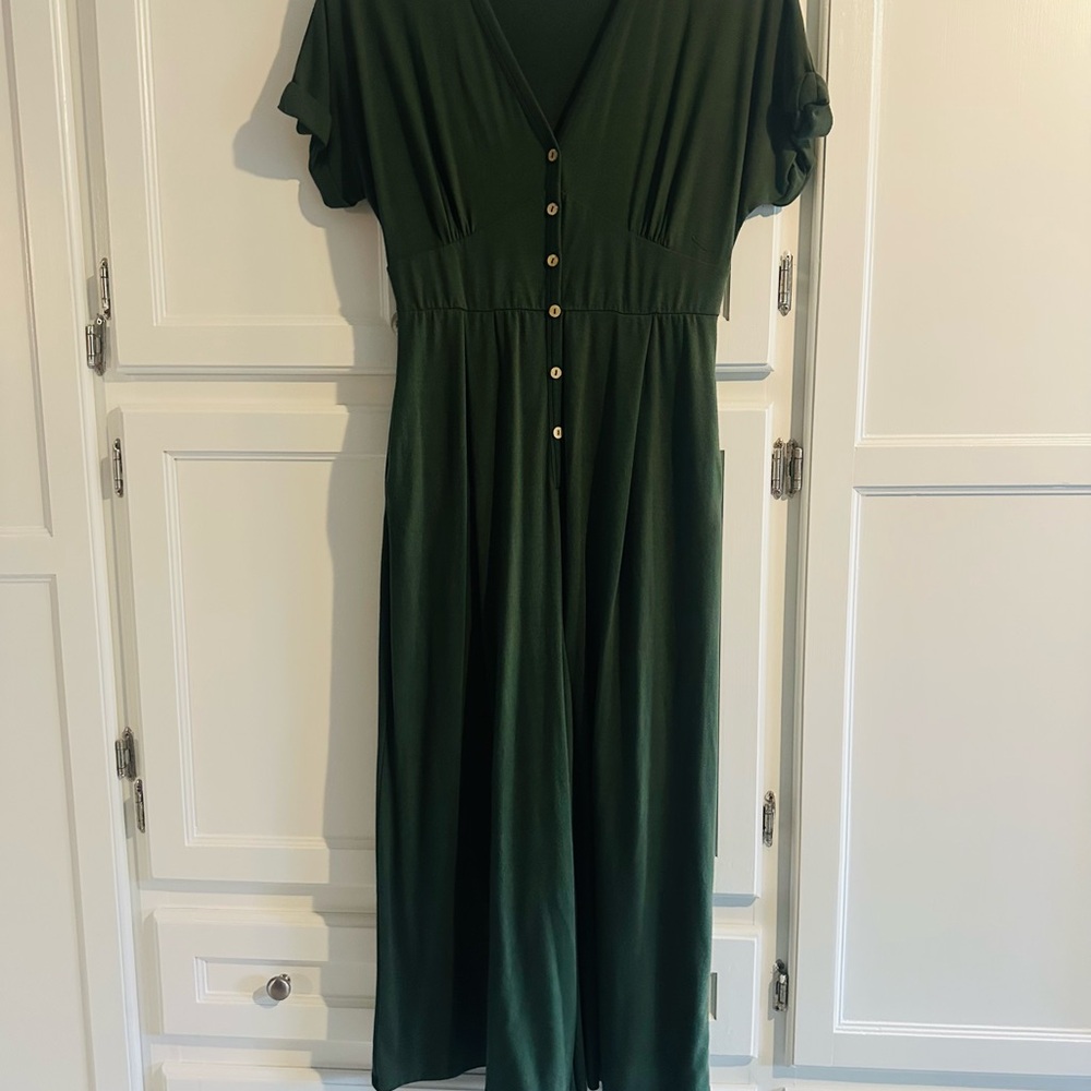 Chic Forest Green Button-Front Jumpsuit